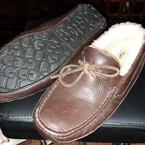 UGG Men's Leather and Sherpa Ascot Slippers - Unworn